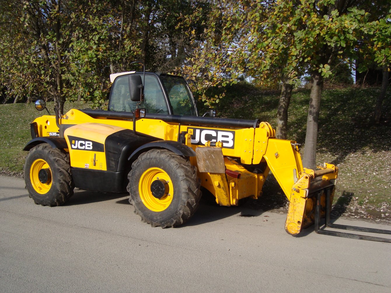 2011 JCB 535-140 Hi-Viz Telescopic Handler - Image 2