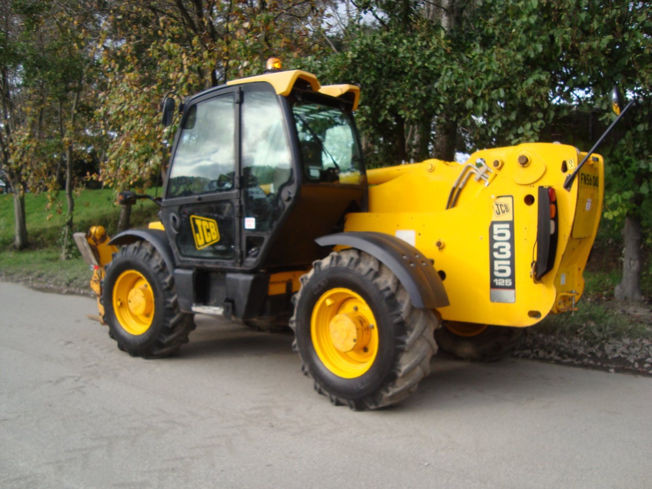 JCB 535-125 Telescopic Handler - Image 3