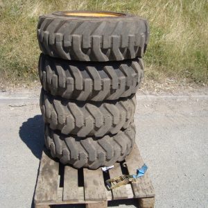 JCB 520-40 Complete Set Of 4 Standaed Wheels.