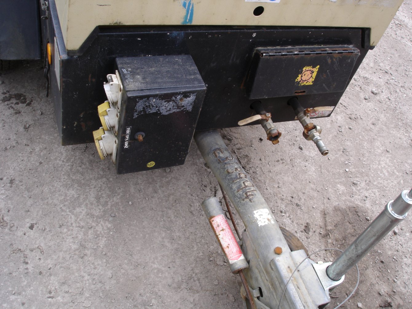 2009 Ingersol Rand 726E Compressor Generator - Image 3