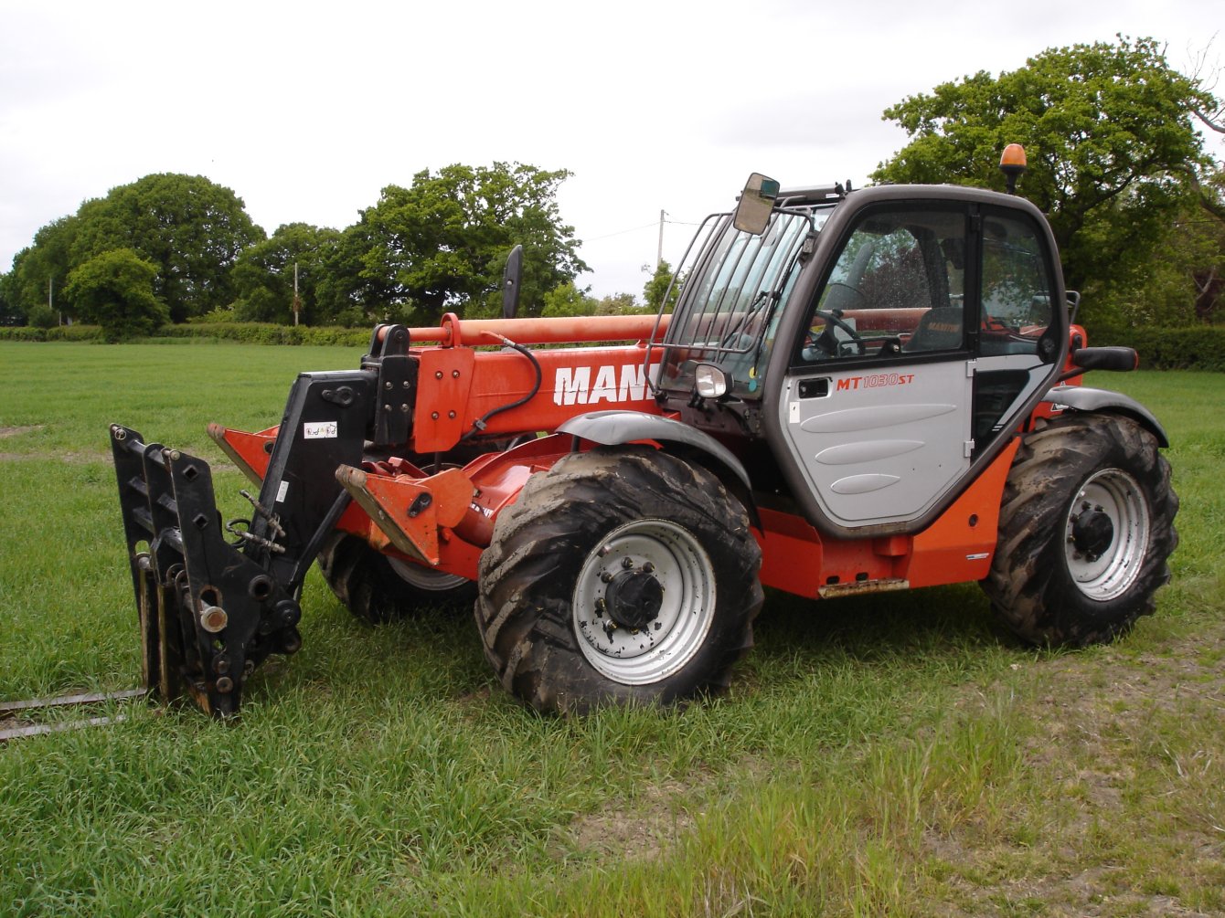 2012 Manitou MT1030ST - Image 2