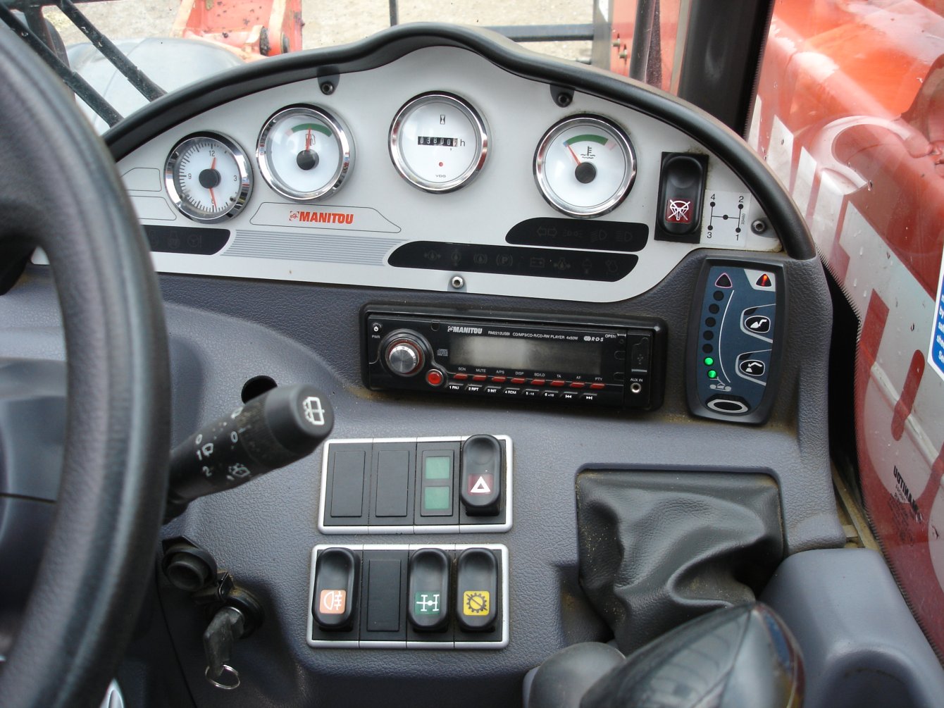 2012 Manitou MT1030ST - Image 5
