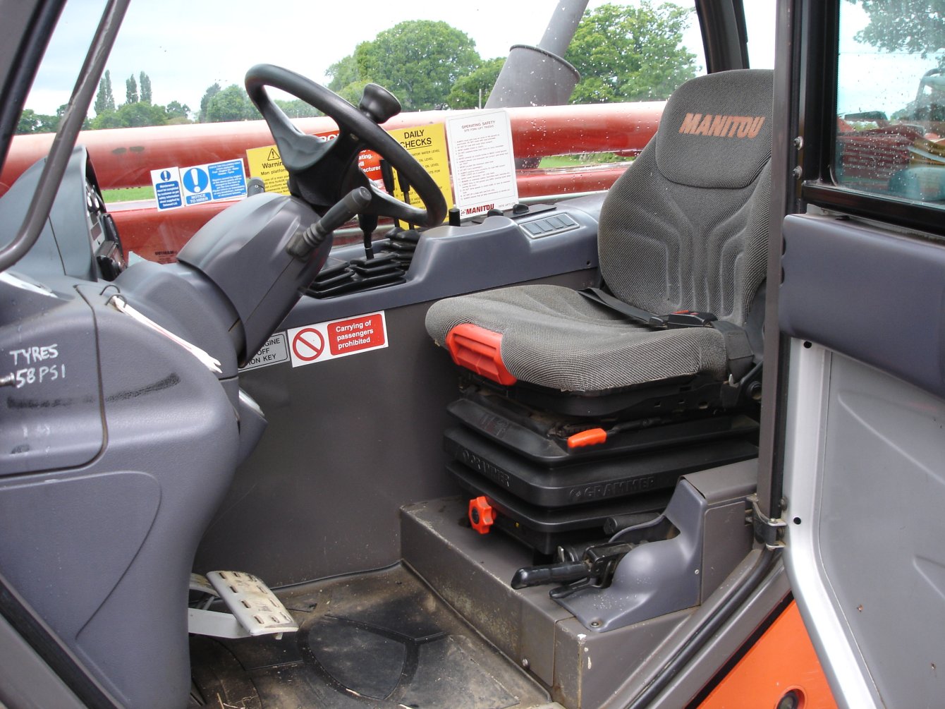 2012 Manitou MT1030ST - Image 6