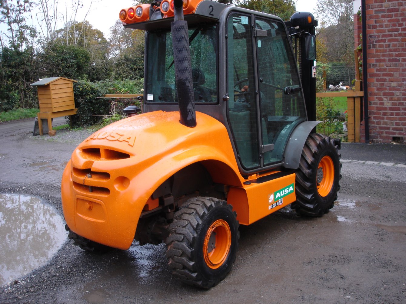 Ausa C200H 4WD With Cab, Air Conditioning, Free Lift Triplex Mast, Low Hours - Image 3
