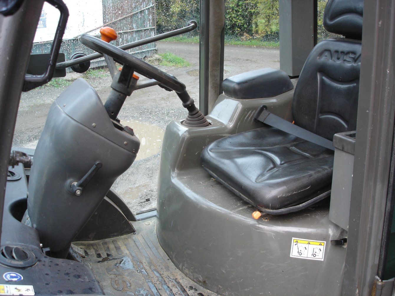 Ausa C200H 4WD With Cab, Air Conditioning, Free Lift Triplex Mast, Low Hours - Image 4