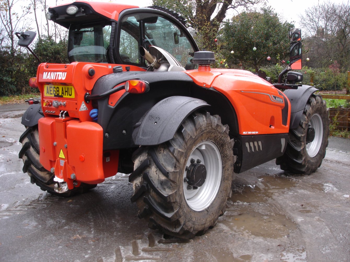 2019 Manitou MLT741-140V+ Elite With Air Brake System - Image 3