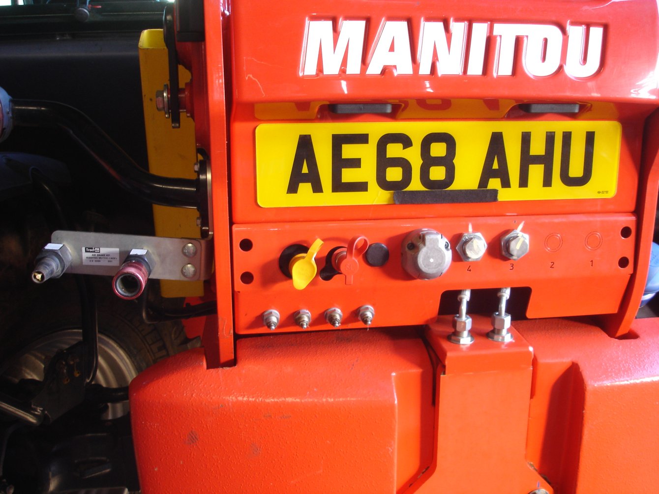 2019 Manitou MLT741-140V+ Elite With Air Brake System - Image 9