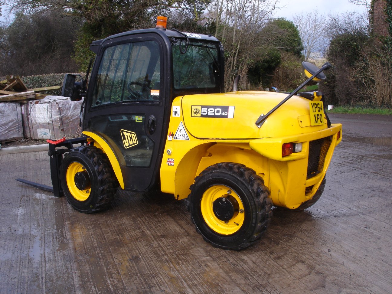 JCB 520-40 Compact Telescopic Handler With Air Conditioning - Image 3