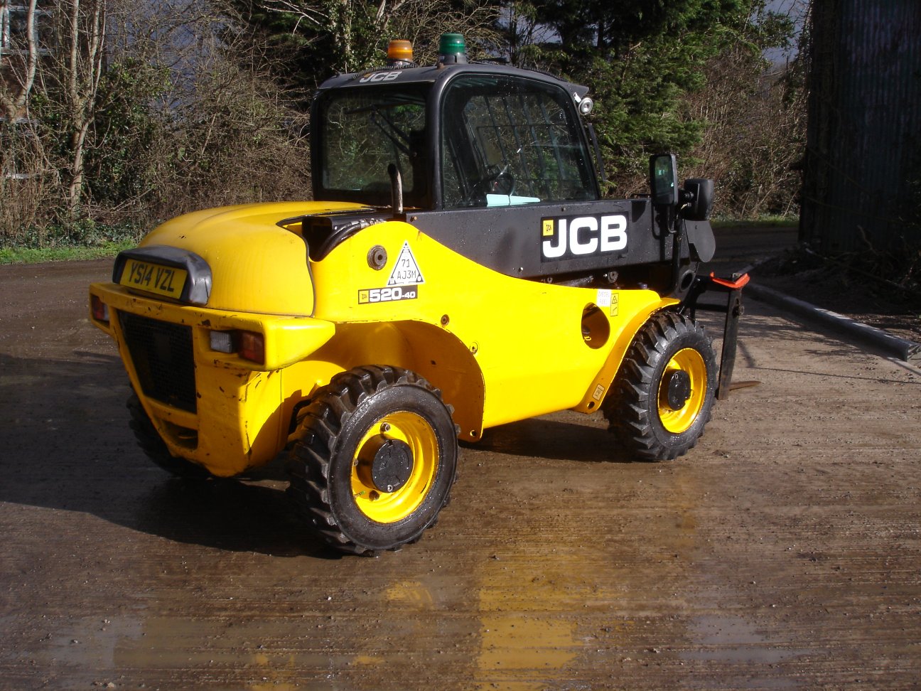 2014 JCB 520-40 Compact Telescopic Handler - Image 2