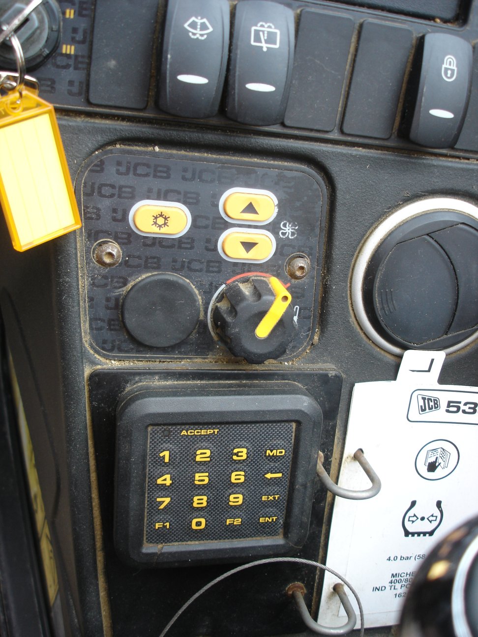 2017 JCB 533-105 - Image 7