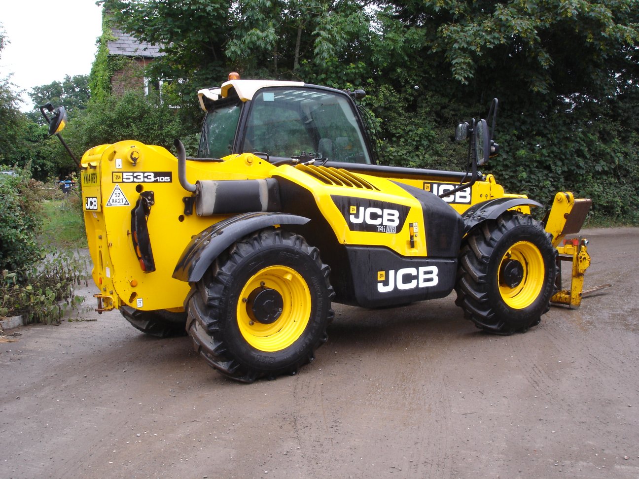 JCB 533-105 Telescopic Handler With Air-Conditioning - Image 4